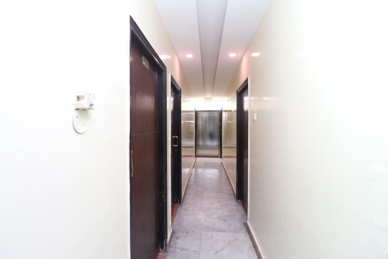 Oyo 29852 Hotel Golden View Abadpura Extérieur photo