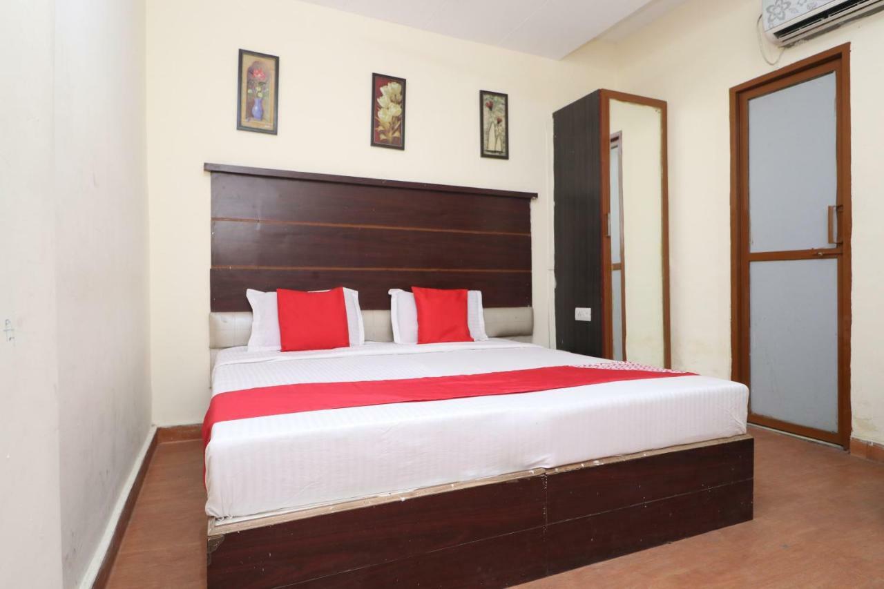 Oyo 29852 Hotel Golden View Abadpura Extérieur photo