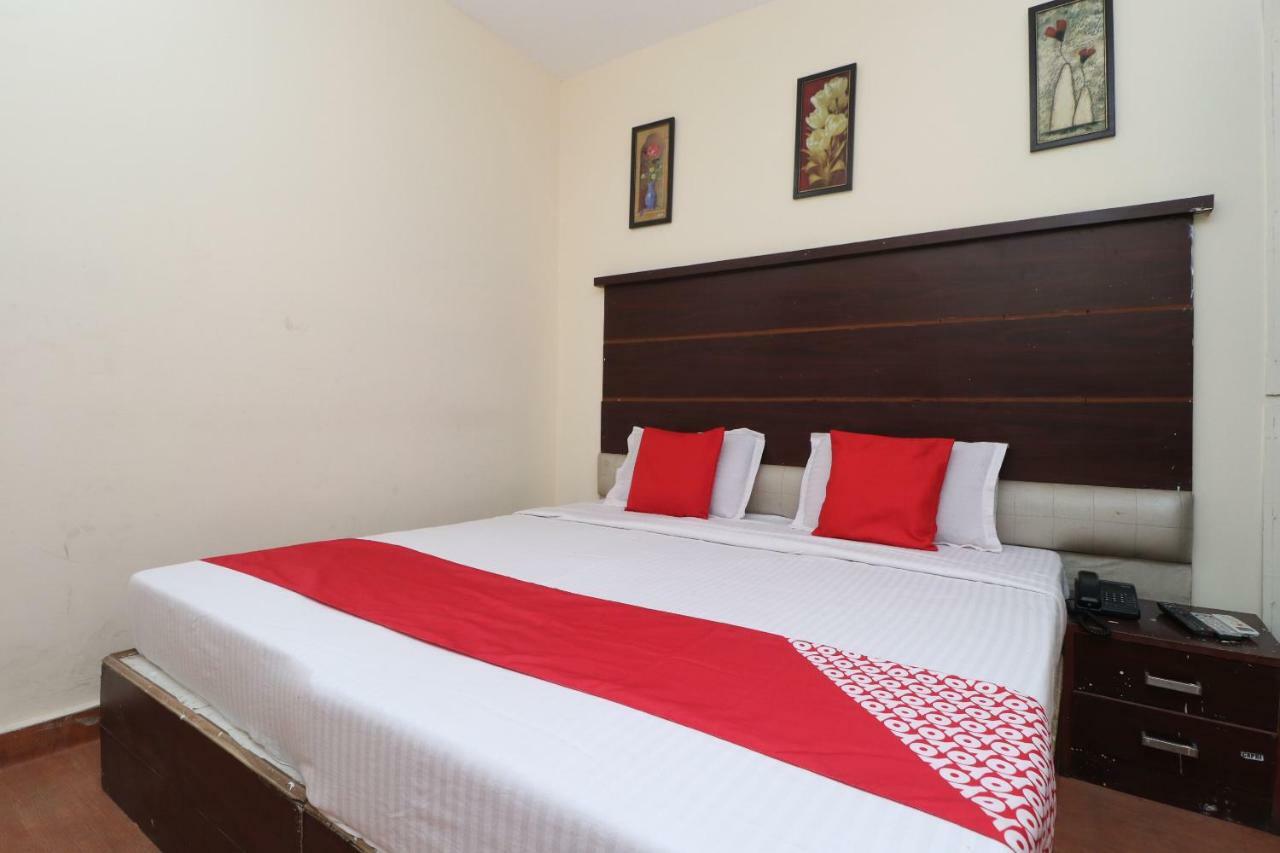 Oyo 29852 Hotel Golden View Abadpura Extérieur photo